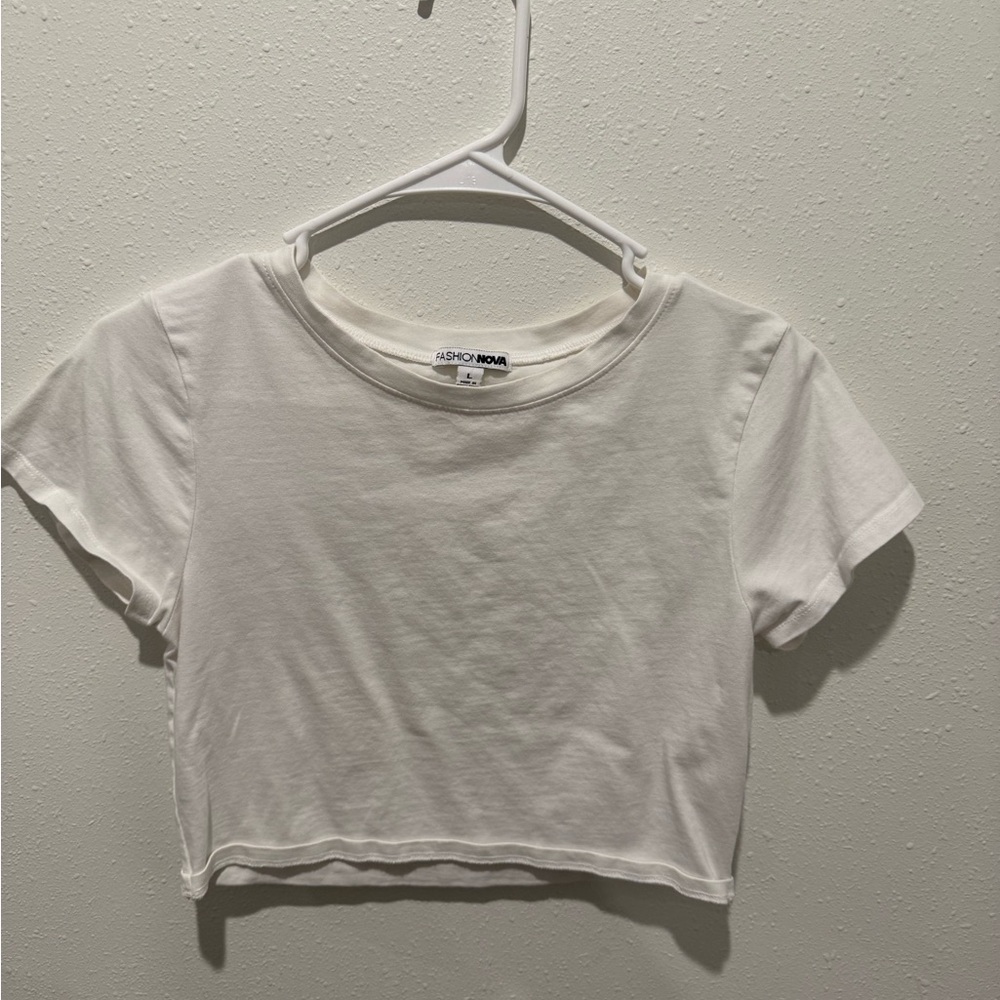 Fashion Nova White Cropped T-Shirt with Cuffed Sleeves